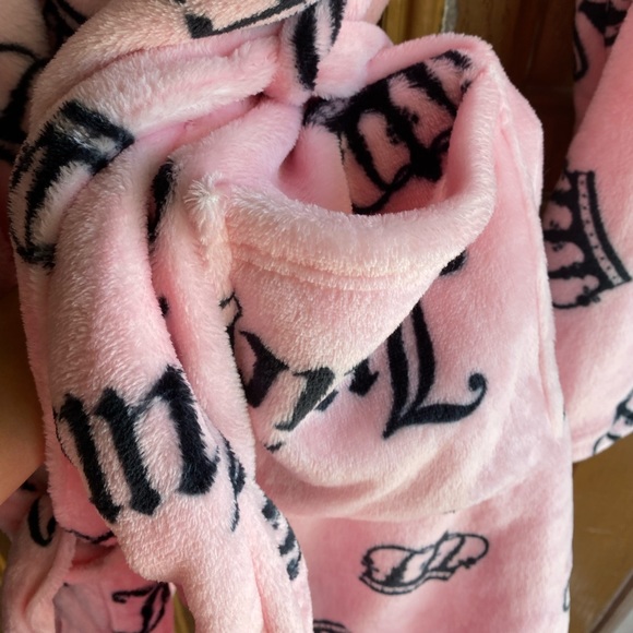 Juicy couture thick robe - Picture 6 of 6